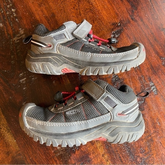 Keen Kids Sneakers - Black and Red - Picture 1 of 9